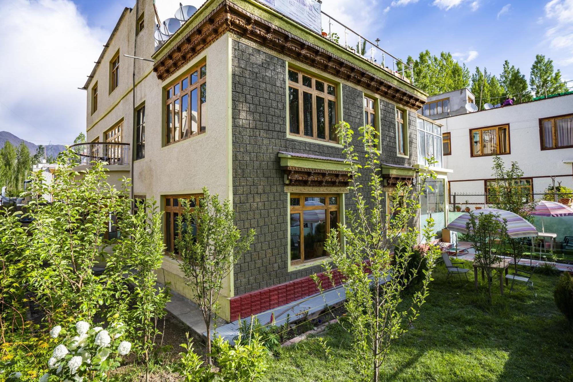Rainbow Holiday Home Лех Екстер'єр фото